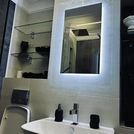 Maia Grand * 부쿠레슈티